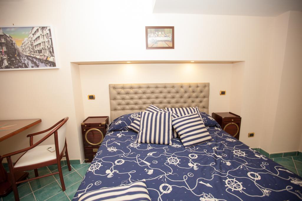 Hotel Ausonia Napoli Bagian luar foto