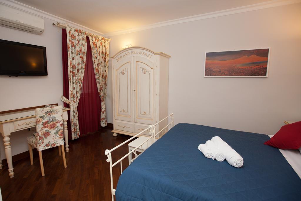 Hotel Ausonia Napoli Bagian luar foto