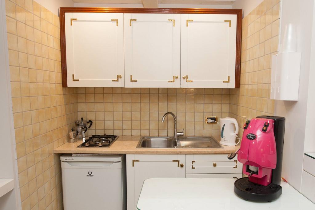 Hotel Ausonia Napoli Bagian luar foto