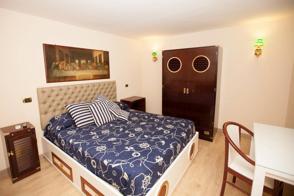 Hotel Ausonia Napoli Bagian luar foto