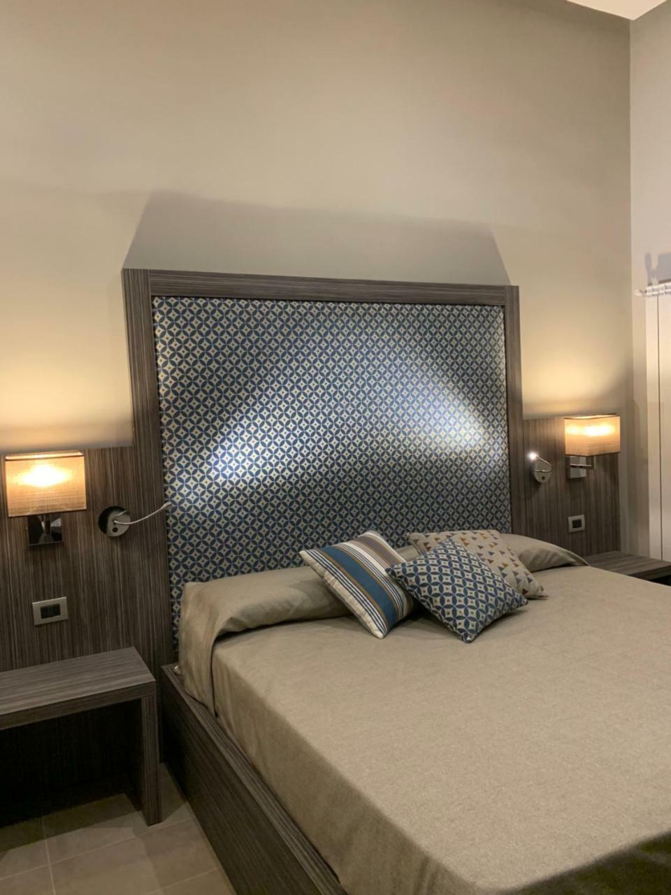 Hotel Ausonia Napoli Bagian luar foto
