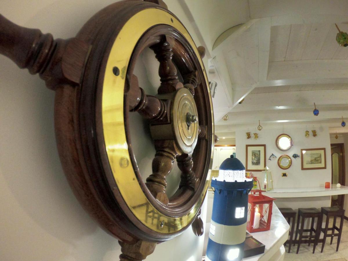 Hotel Ausonia Napoli Bagian luar foto