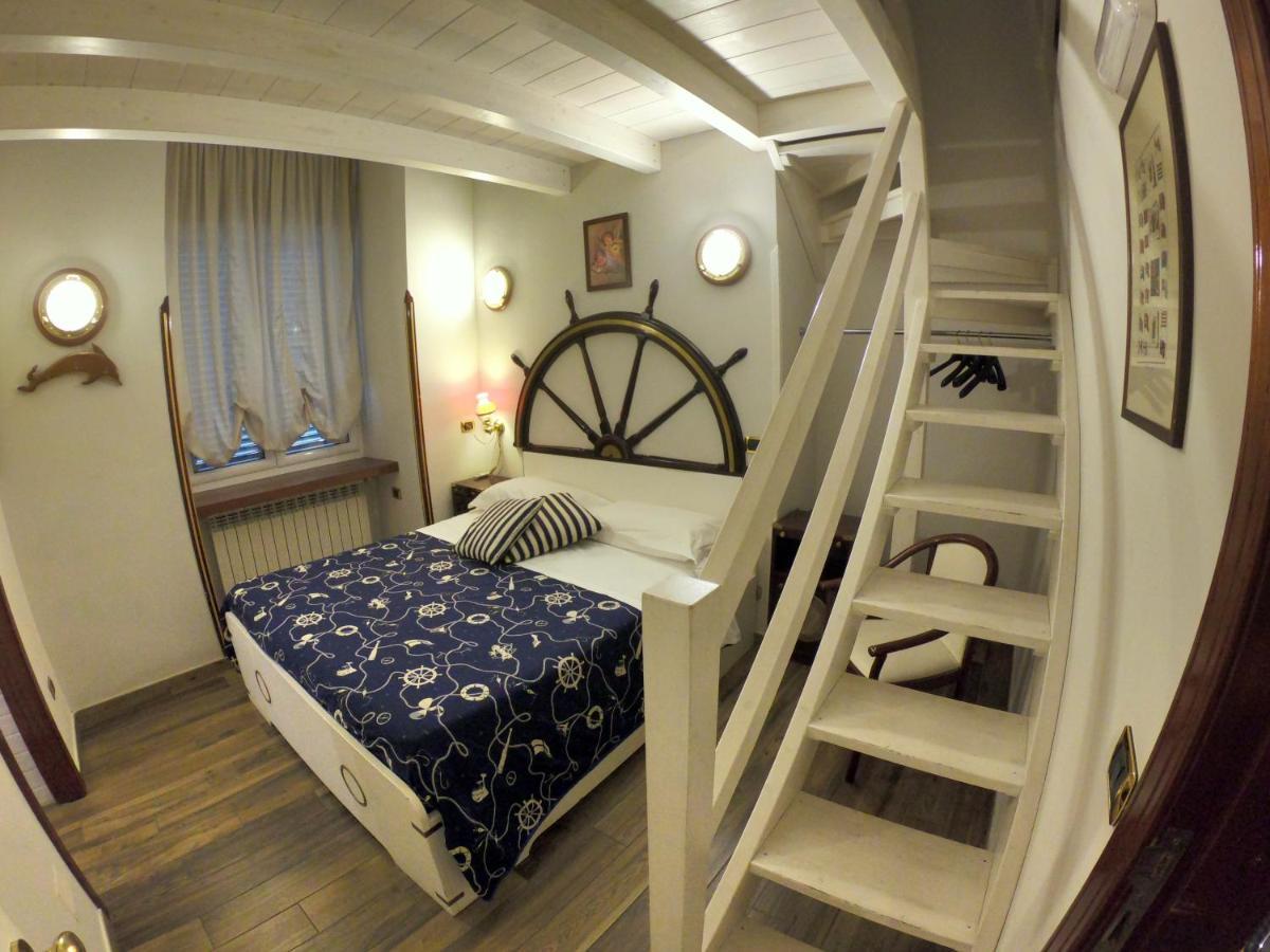 Hotel Ausonia Napoli Bagian luar foto