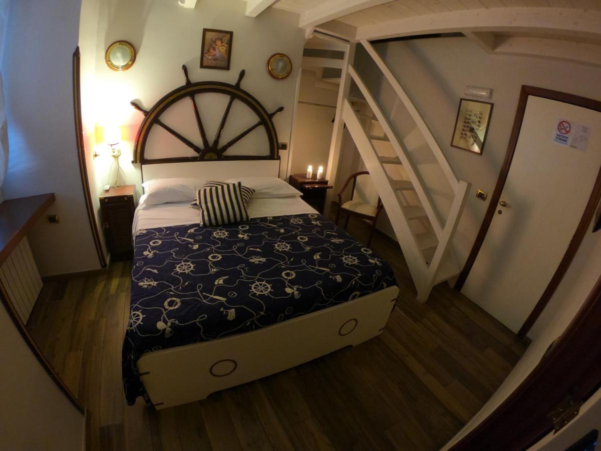 Hotel Ausonia Napoli Bagian luar foto